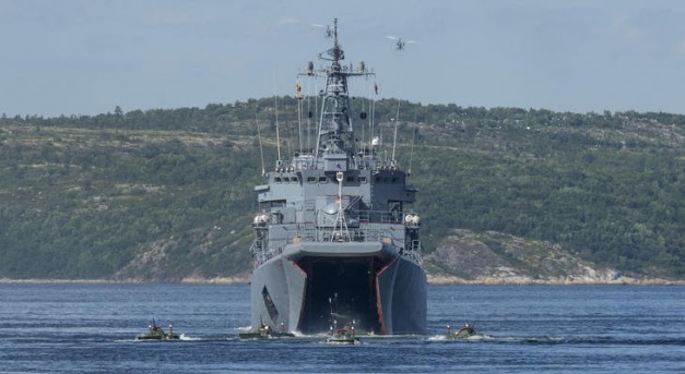 Orosz partraszállóhajók tartanak Odessza felé